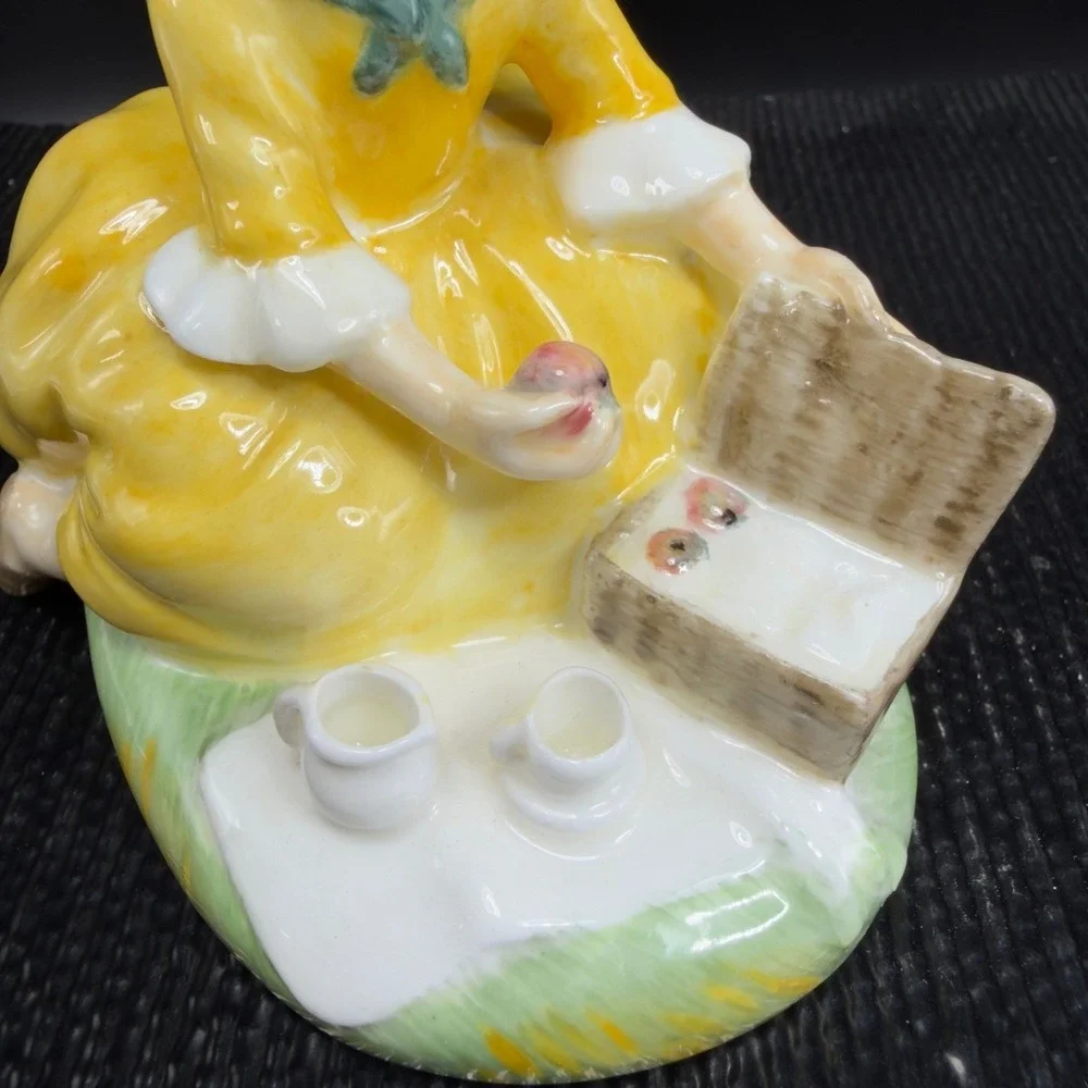 Royal Doulton Picnic Figurine Girl Yellow Dress Peggy‎ Davies England Fine China